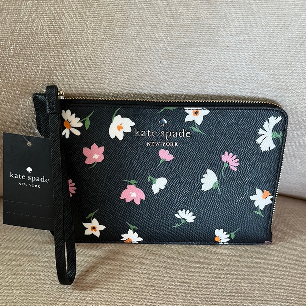 Kate Spade NWT Black Floral Wristlet